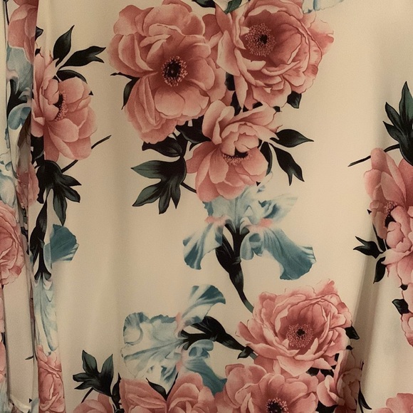 ⭐️HOST PICK⭐️S PINK BLUSH Floral maternity dress with bell sleeves in size SMALL - Picture 4 of 9